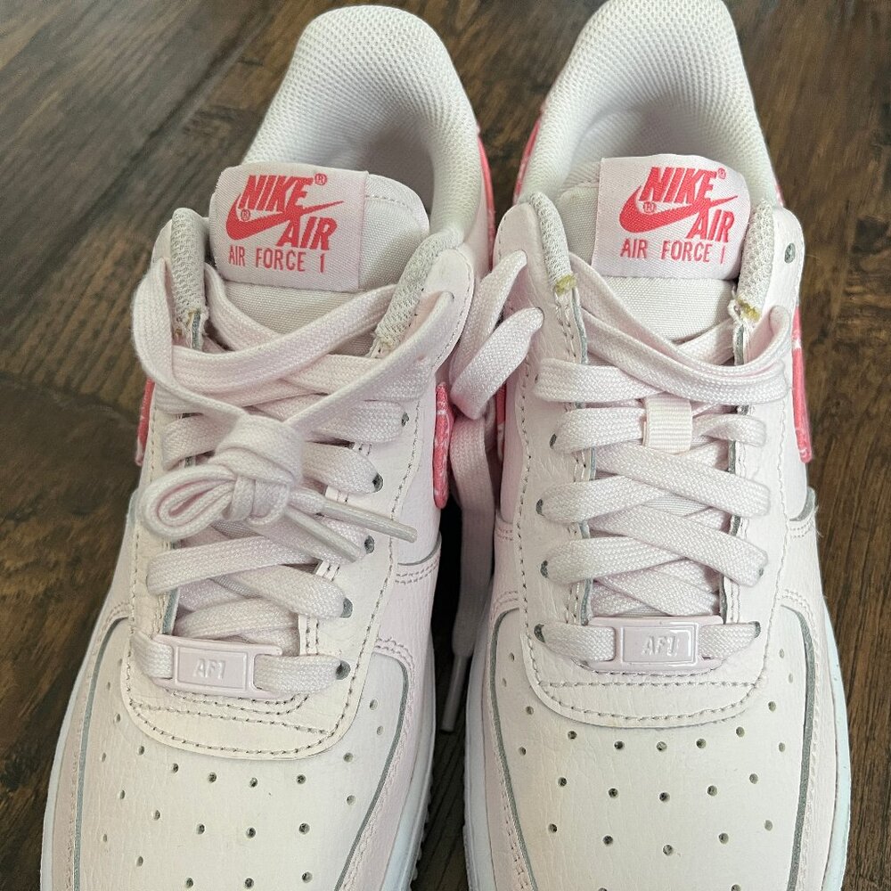 Nike Air Force 1 Low Women's Size 7.5 Pearl Pink Paisley White Shoes FD1448-664 - Picture 7 of 10
